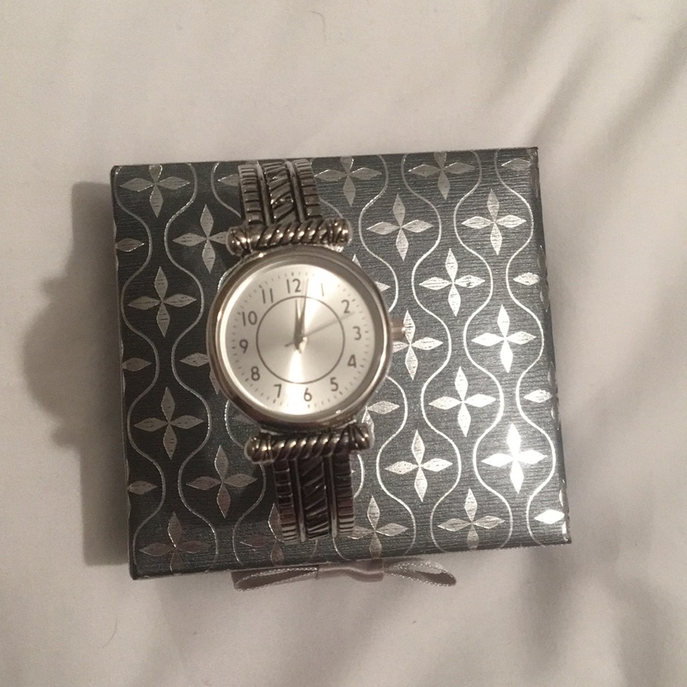 Pure Luxuries Watch!